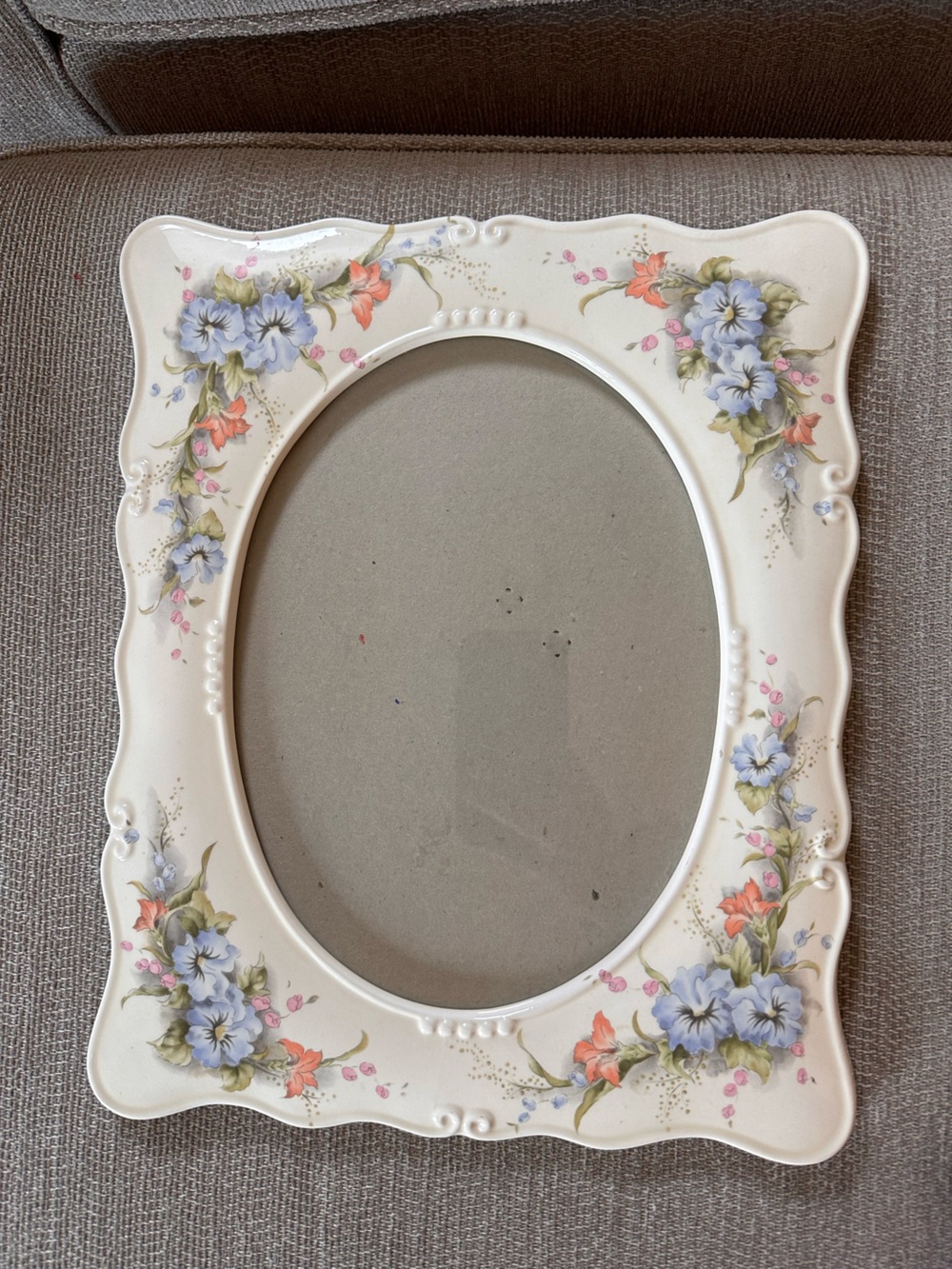 Vintage Floral Ceramic Oval Picture Frame - Pastel Blue & Pink Flowers
